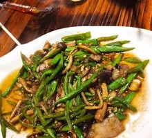Stir-Fried String Beans with Wood Ear Mushrooms
