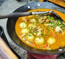 Fish Roe, Fish Bladder, and Fish Head Hot Pot