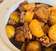 Clay Pot Beef Stew with Ox Tendon