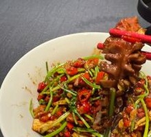 Stir-fried Yellow Tripe with Pork Intestines