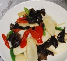 Stir-Fried Mountain Yam with Flavor