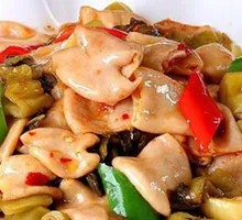 Sour Cabbage with Pork Intestines