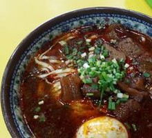 Two-in-One Beef Noodles