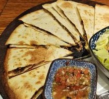 Mexican Spicy Beef Tacos with Vegetable Salad