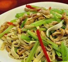 Tofu Skin with Celery and Pork Strips