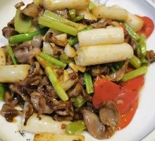 Lotus Stem Stir-Fried with Chicken Mushroom