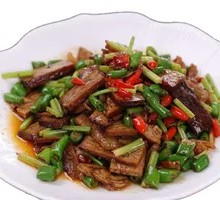 Green Pepper and Tofu Skin Shredded Pork