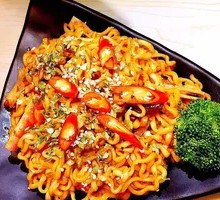 Spicy Chicken Burger with Fire Noodles