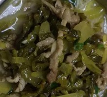 Pickled Cabbage and Pork Noodles