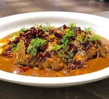 Scallion-Braised Clay Pot Big Fish Head