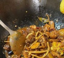 Stewed Free-Range Chicken in Iron Pot