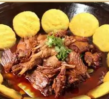 Stewed Goose in Iron Pot