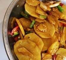 Spicy Potatoes in Dry Pot