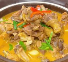 Clay Pot Braised Wuliang Chicken