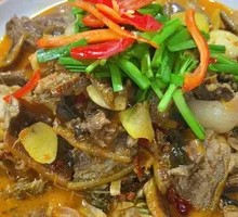 Pickled Vegetables and Preserved Meats Stewed with Wild Eel