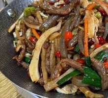 Sour Cabbage Stir-fried Beef Strips with Konjac