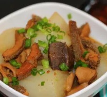 Radish and Beef Offal Soup