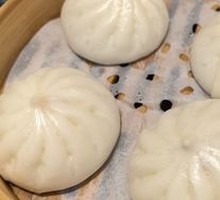 Dehua Sauce Pork Steamed Bun