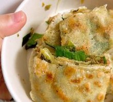 Shredded Pork and Pickled Vegetable Tofu Noodle Pancake