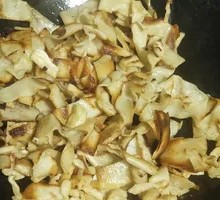 Dried Tofu Noodles with Radish Cubes