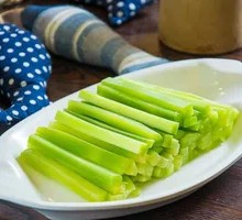 Stir-fried Lettuce with Pork