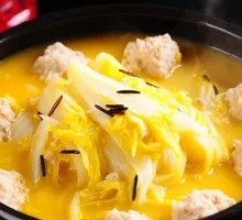 Braised Pork Balls with Chinese Cabbage