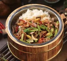 Stir-Fried Pork Liver in Wooden Bucket Rice