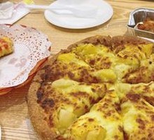 Classic Sultan King Durian Pizza with Full Durian