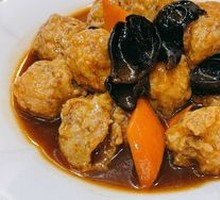 Braised Meatballs in Yellow Sauce