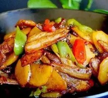 Stir-fried Potato Slices with Preserved Pork