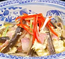 Spicy Eel and Goose Claw Stew