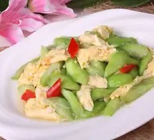 Loofah and Egg Stir-Fry