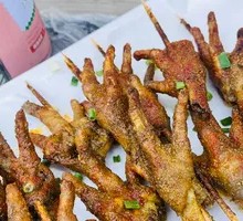Charcoal-Grilled Chicken Feet