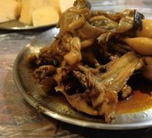Signature Braised Frog Legs