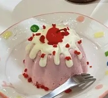 Strawberry Baba au Rhum