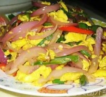 Onion and Egg Rice Bowl