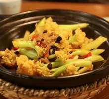 Stir-Fried Organic Cauliflower Pot