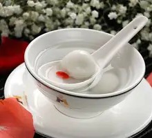 Glutinous Rice Balls in Sweet Fermented Rice Wine