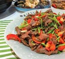 Stir-Fried Beef with Yellow Onion