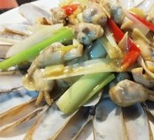 Stir-Fried Clams with Ginger and Scallions