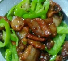 Green Pepper and Pork Belly Stir-fry