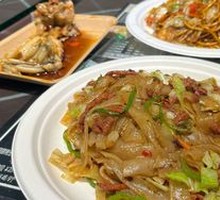 Black Pepper Beef Fried Rice Noodles