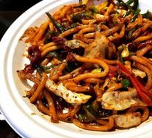 Black Pepper Beef Udon Noodles