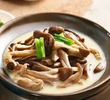 Ganoderma lucidum stewed pig stomach