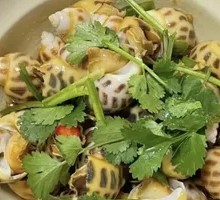 Steamed and Marinated Large Abalone