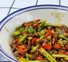 Stir-Fried Beef with Yellow Onion