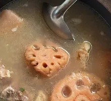 Braised Lotus Root Soup in Clay Pot