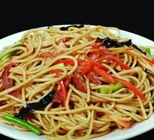 Sausage and Pork Noodles Stir-fry