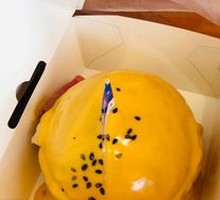 Molten Cheese Beef Burger