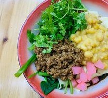 Bench Bowl Mixed Noodles